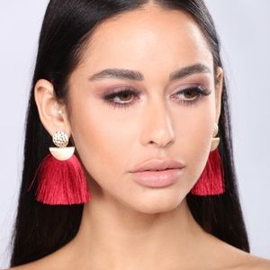 NWT Dangle Fringe Earrings - bergundy